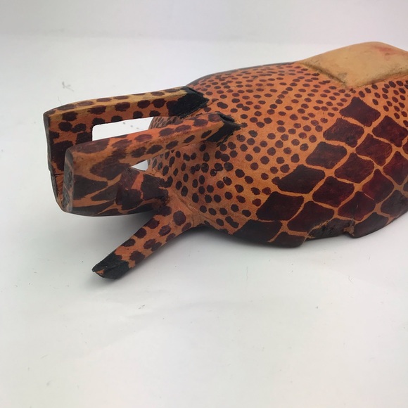 Hand Carved Wooden Giraffe Drinking Bowl - Picture 8 of 9